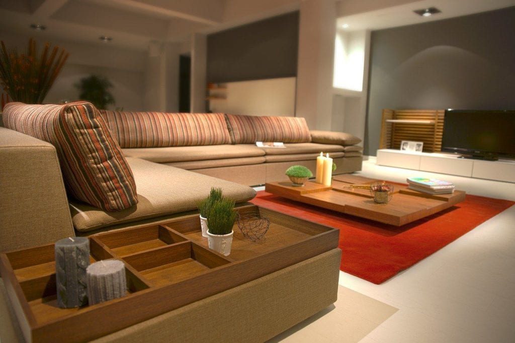 Jednoduchý interier uklizený a uspořádaný podle zásad Feng Shui. Čistá pohoda