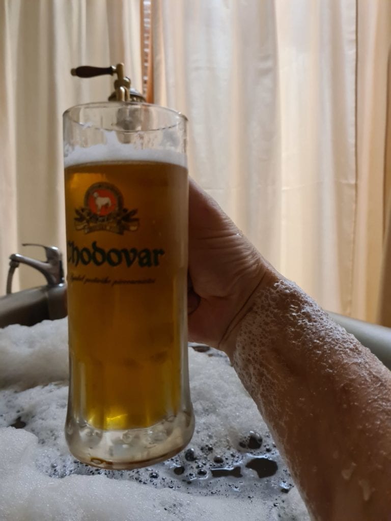 koupel v pivu, minerální vodě a bylinkách pivní lázně Chodová Planá