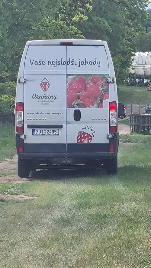 Jahodová farma Vraňany originál auto