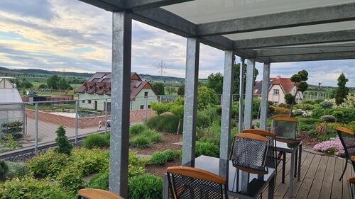 Jahodová farma Vraňany vyhlídka z terasy
